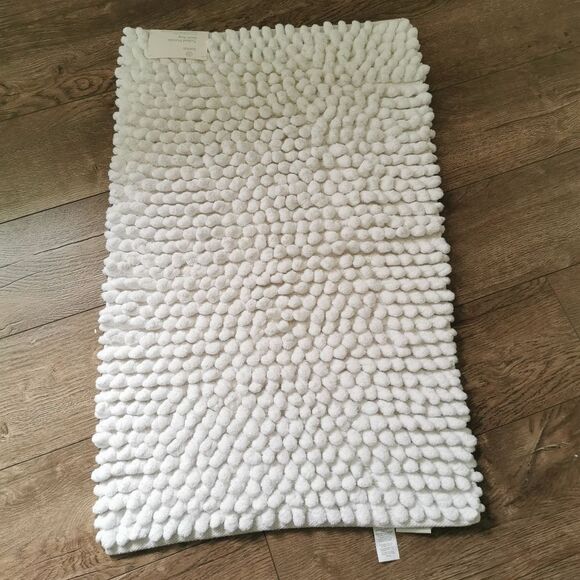 New Haven Tufted pebble bath rug - Picture 2 of 5